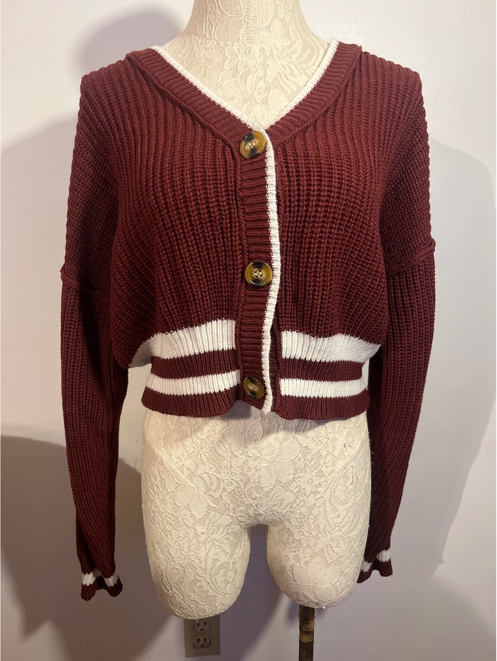 Rue 21 Women’s large cropped top burgundy sweater white stripe